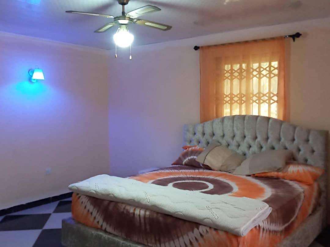 Well Presented Apartment With 2 Master Bedrooms. Freetown Exterior foto